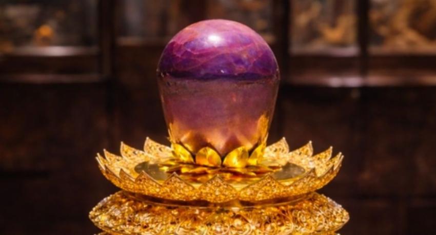 World’s Largest Purple Star Sapphire Unveiled